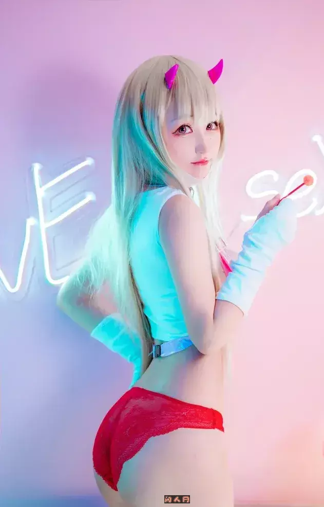 动漫博主@Kuuko W-越南萌妹子写真合集