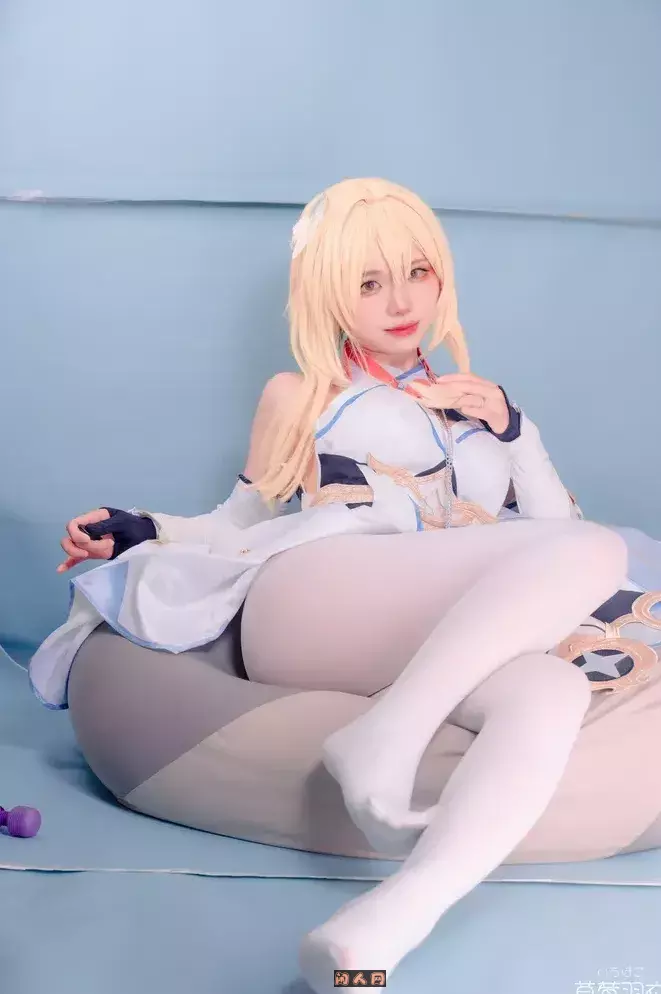 动漫博主@草莓羽衣-日本Coser性感艺术写真合集