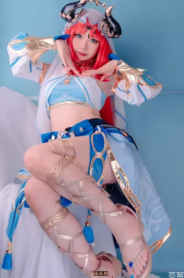 动漫博主@草莓羽衣-日本Coser性感艺术写真合集