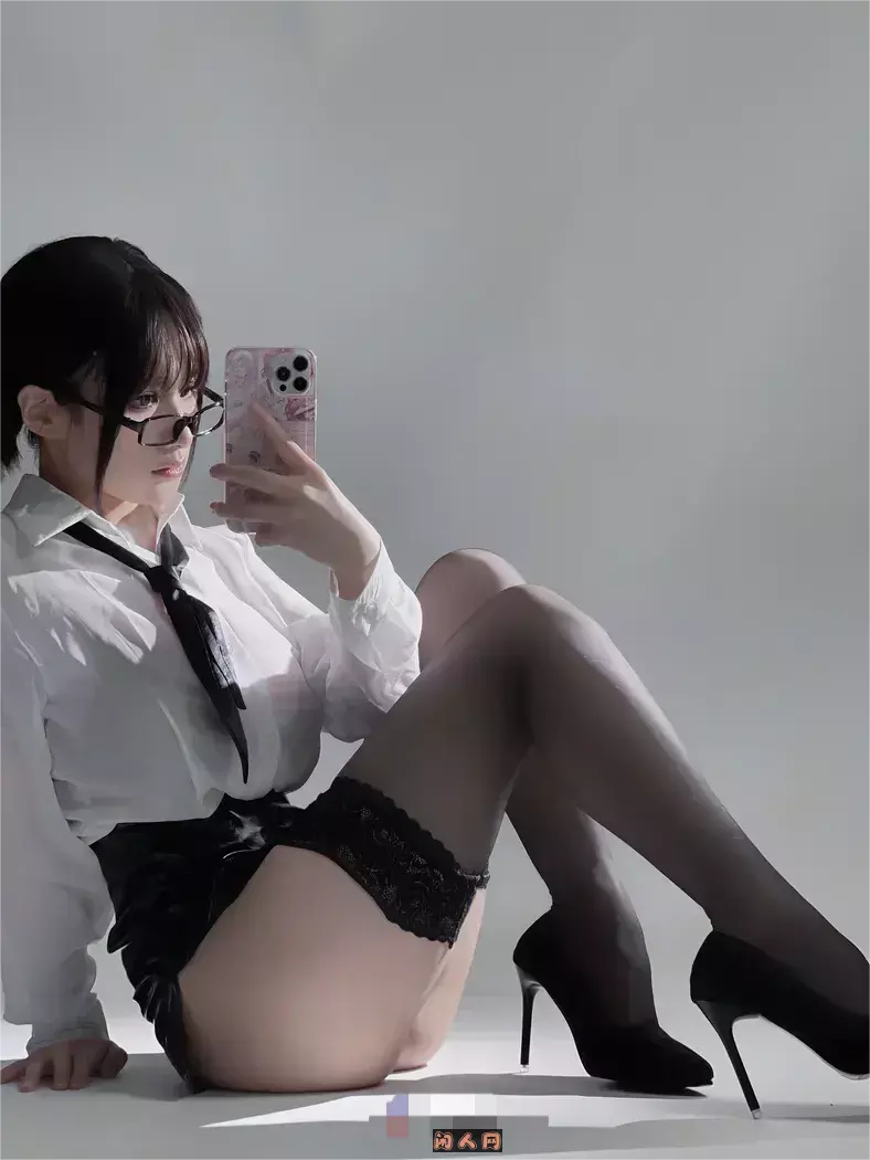 颜值博主@幼愛youmeko写真Coser作品合集