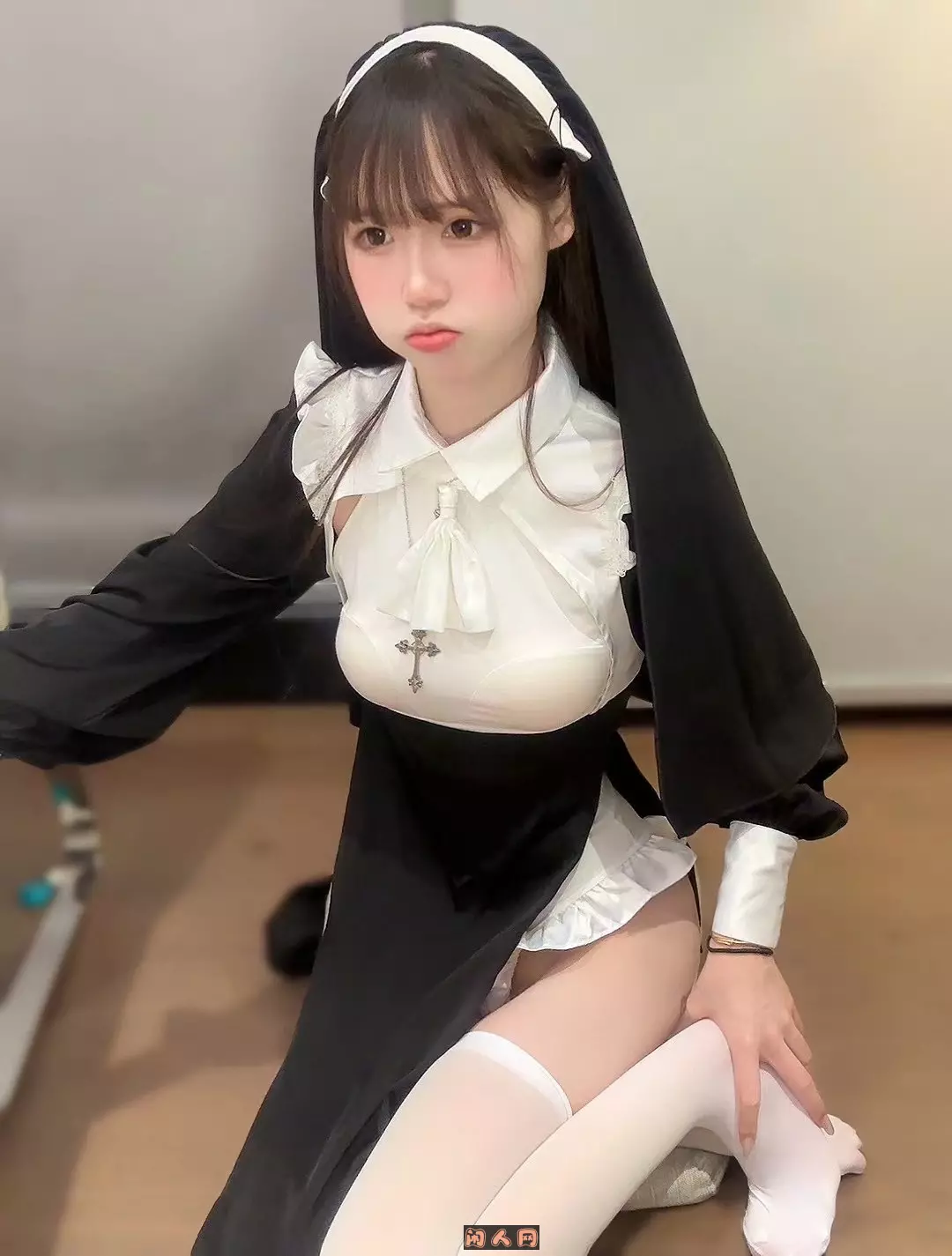 颜值博主@neko酱-稚嫩少女自拍写真作品合集