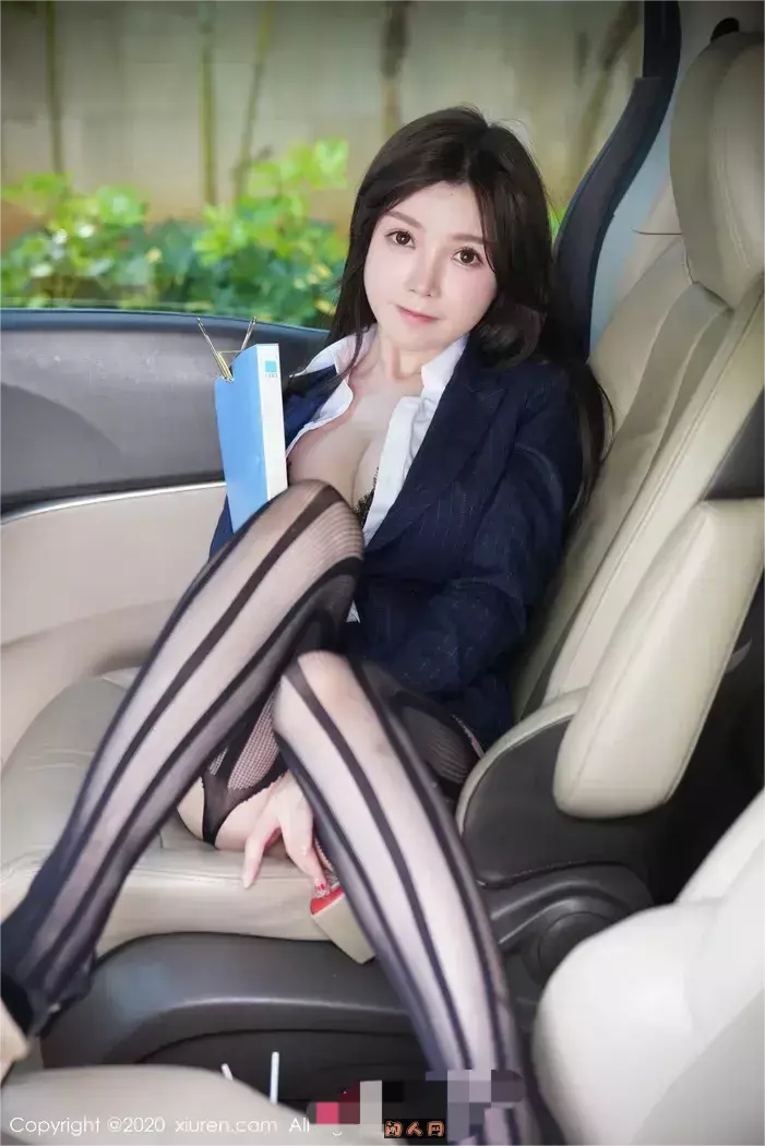 糯美子MiniBabe-秀人性感女神写真合集