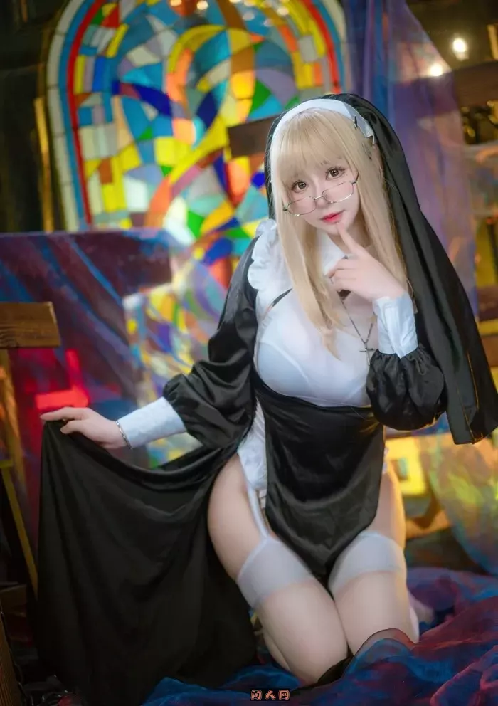 动漫博主@叉子宝宝暴躁小姐姐写真作品套图