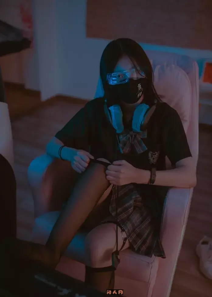 鹿初少女 – 高质量妹子Coser性感写真合集