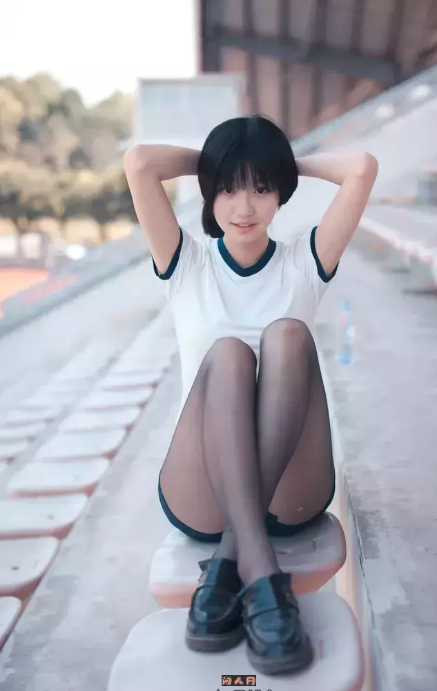 微博博主@沧霁桔梗-写真Cos作品套图