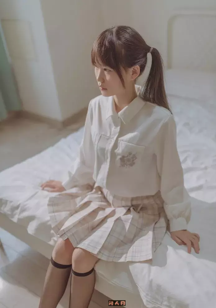 鹿初少女 – 高质量妹子Coser性感写真合集