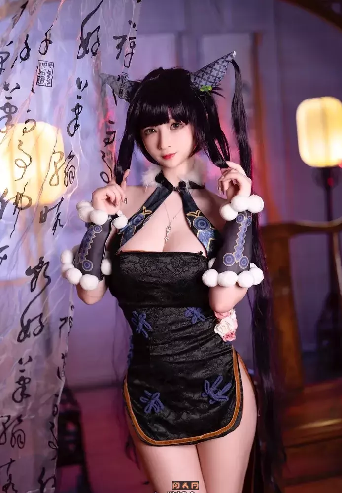 动漫博主@叉子宝宝暴躁小姐姐写真作品套图