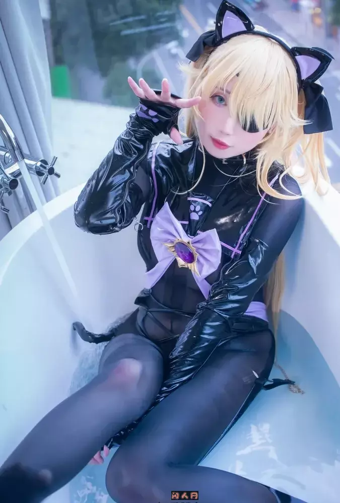 颜值博主@Sameki – 足控妹子COS甜美可爱写真合集