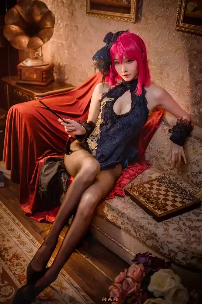 微博博主@沧霁桔梗-写真Cos作品套图