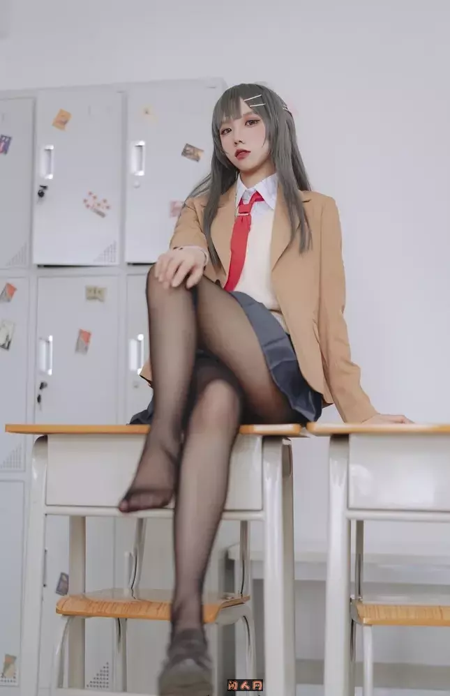 动漫博主@果咩酱w-年轻貌美博主写真作品套图