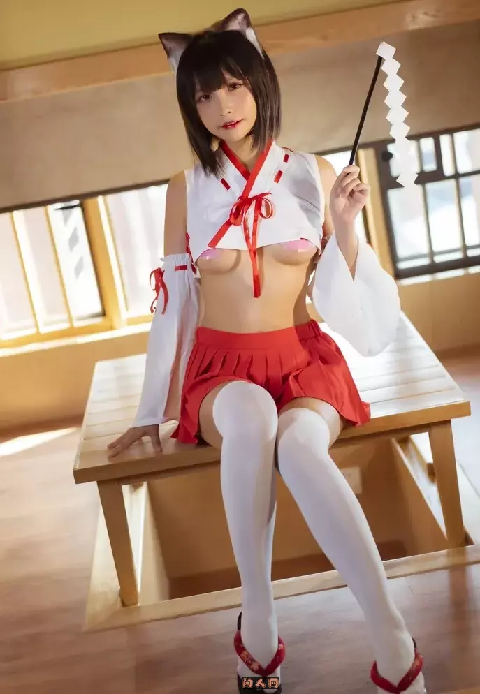 动漫博主@Neko薇薇-爱撸猫的妹子写真合集