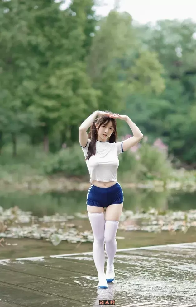 动漫博主@六味帝皇酱 – 完美身材性感写真合集