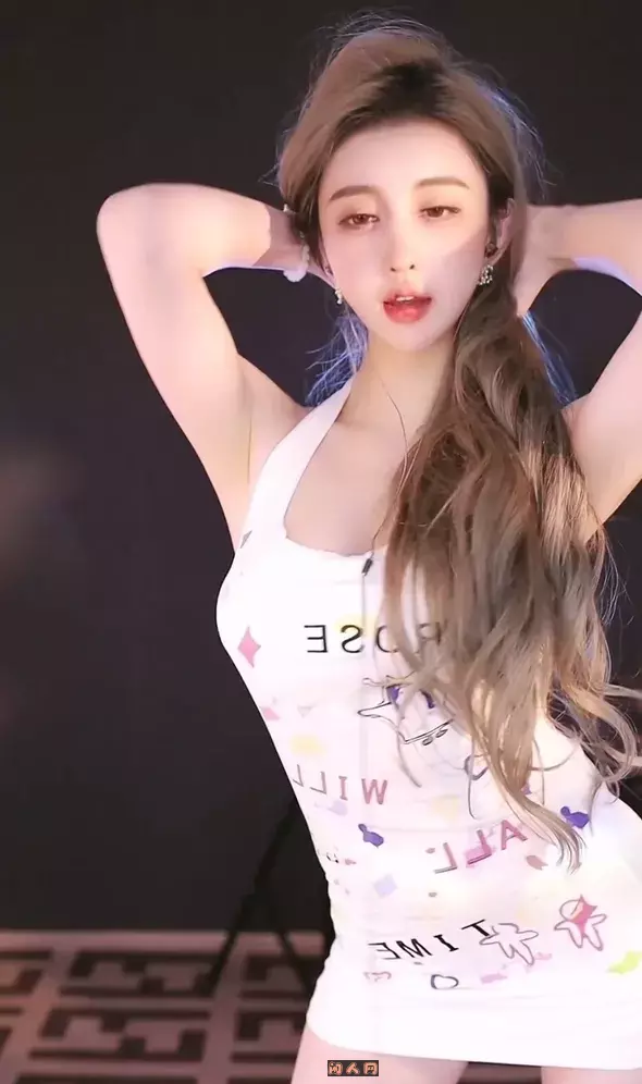 抖音主播@奶油米yoo 2024年4月热舞视频合集