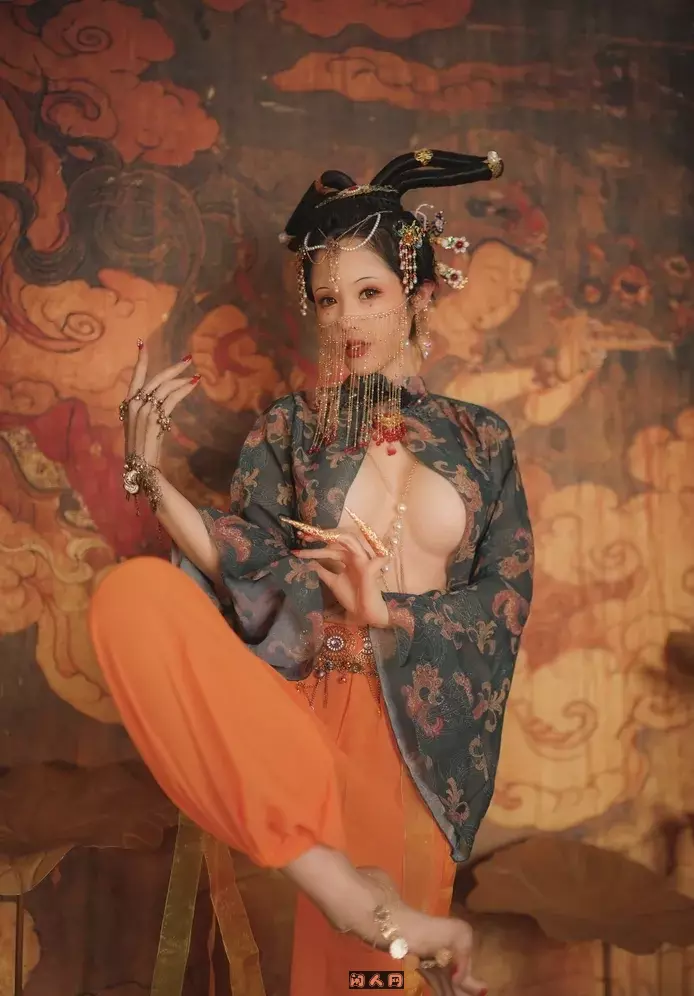 动漫博主@钛合金大粑粑(钛合金TiTi)颜值女神性感COS写真作品合集