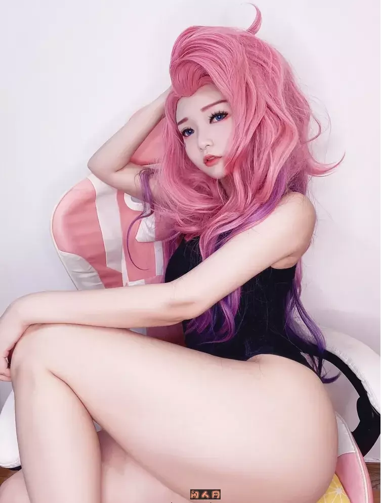 动漫博主@Potato Godzilla 越南妹子写真合集