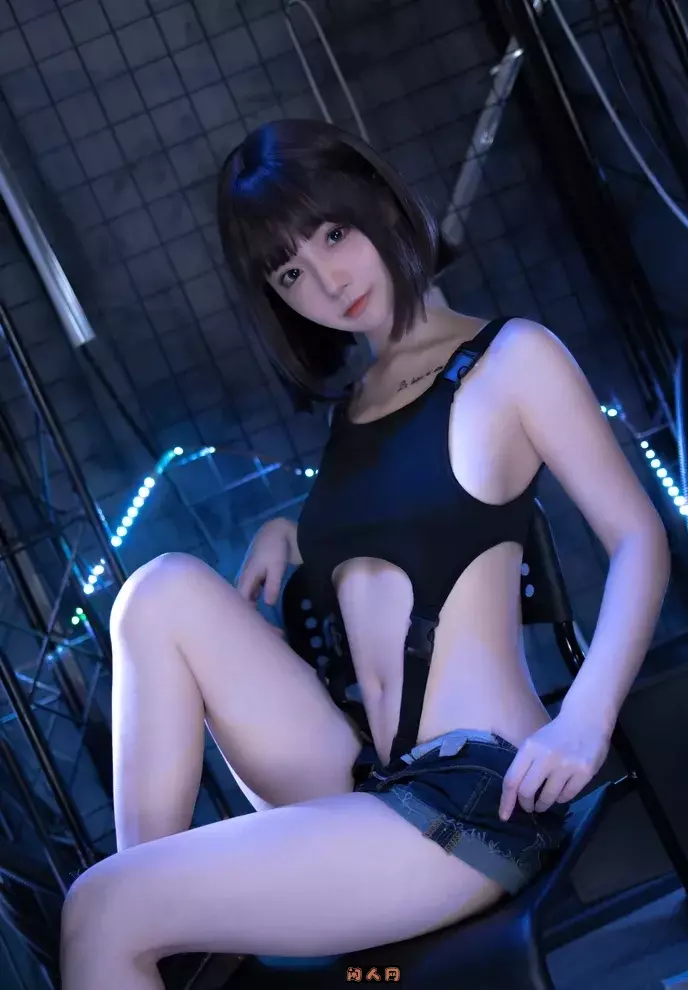 动漫博主@桃良阿宅摸鱼小姐姐清纯写真合集