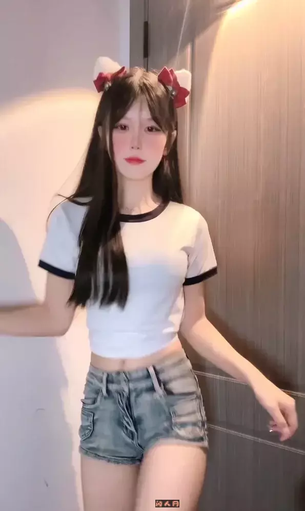 抖音主播@萱萱仙女 2024年3月热舞视频合集