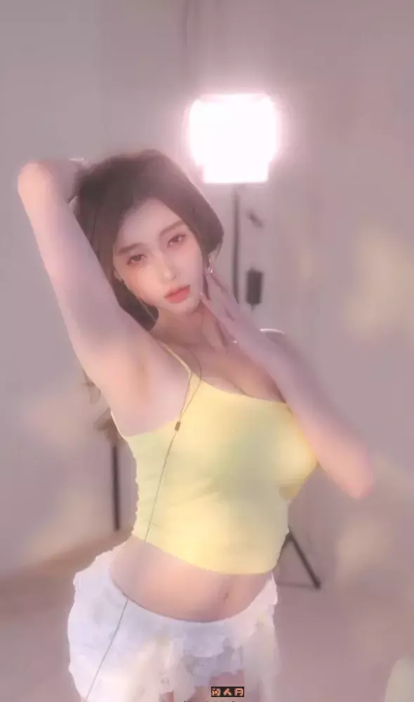 抖音主播@奶油米yoo 2024年6月热舞视频合集