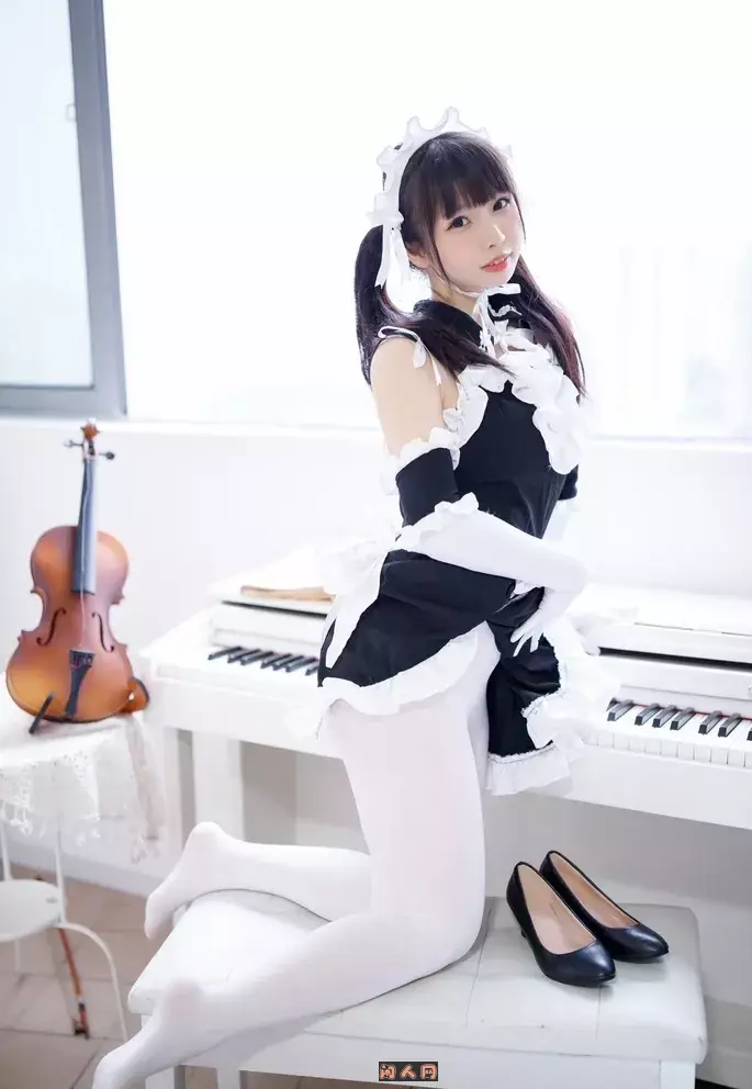 十万珍吱伏特-卡哇伊的小姐姐COS写真套图合集
