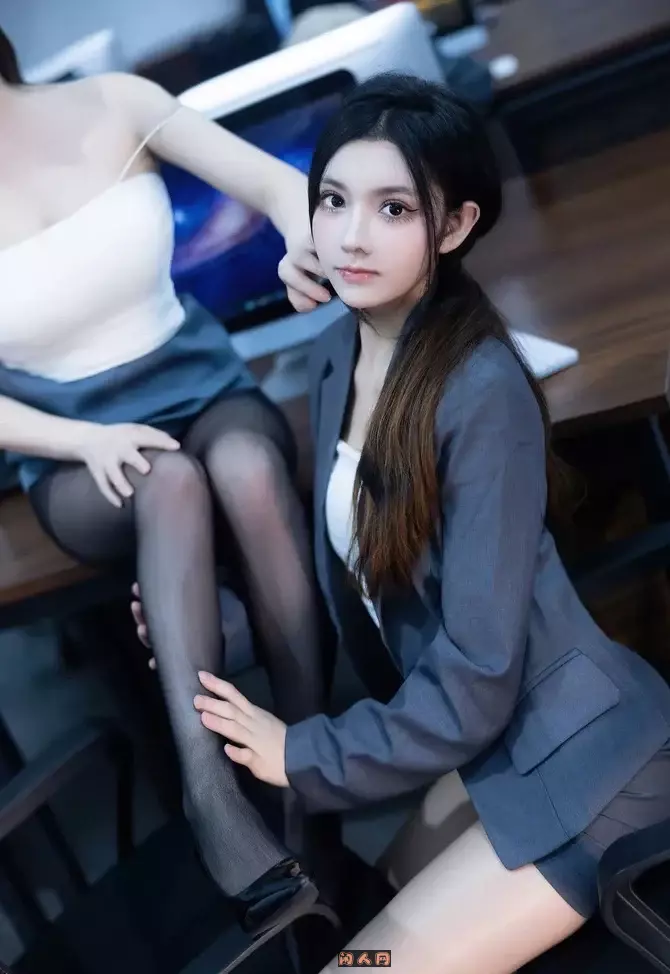 豆瓣酱-秀人丰满甜美可爱模特写真合集