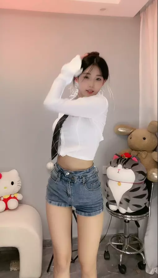 [抖音主播]Nini很不乖2023年04月精选直播舞蹈视频合集54V 3.98G 3H23MIN