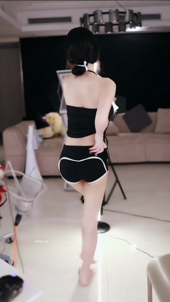 抖音主播@初恋瑶长腿模特颜值女神热舞合集