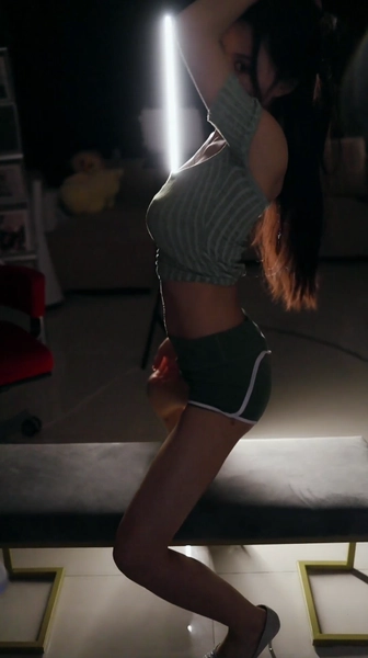 抖音主播@初恋瑶长腿模特颜值女神热舞合集