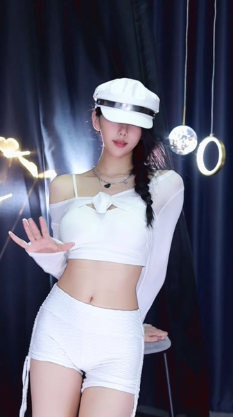 抖音主播@小小金同学2023年07月舞蹈视频回放合集