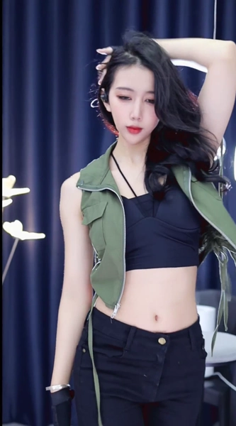 抖音主播@小小金同学2023年07月舞蹈视频回放合集