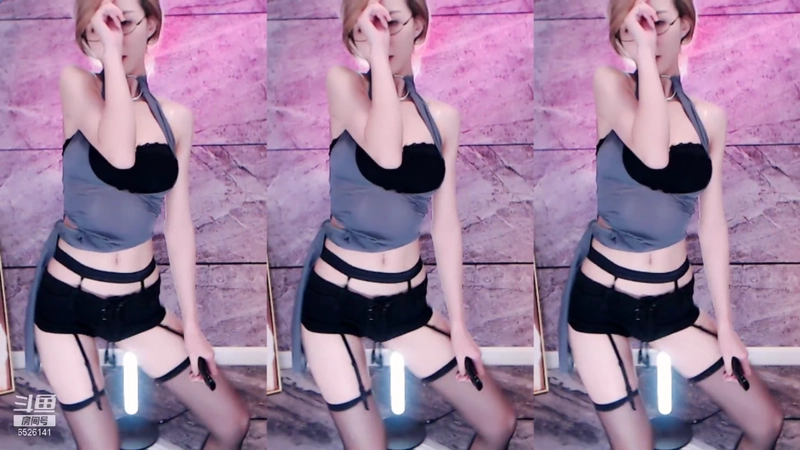 斗鱼主播@小熙米颜值女神动感光波直播热舞合集