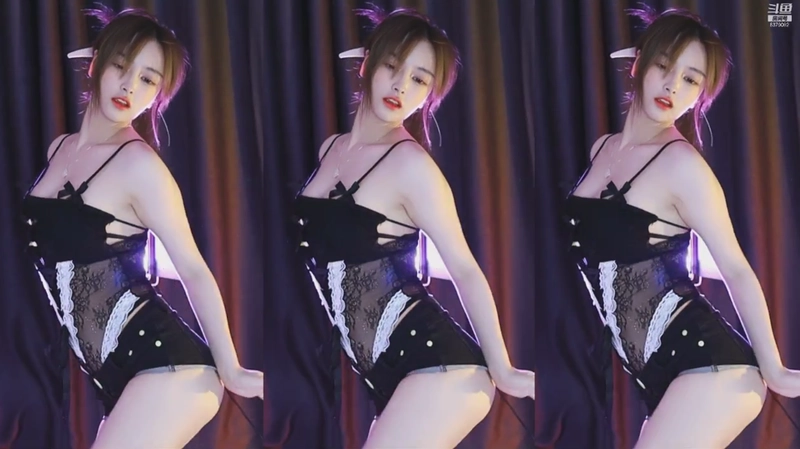 斗鱼主播@是薇薇吖直播热舞视频回放合集