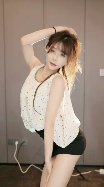 虎牙主播@正恒YJ心er甜美长腿白皙主播2023年04月直播舞蹈视频[原版无水]