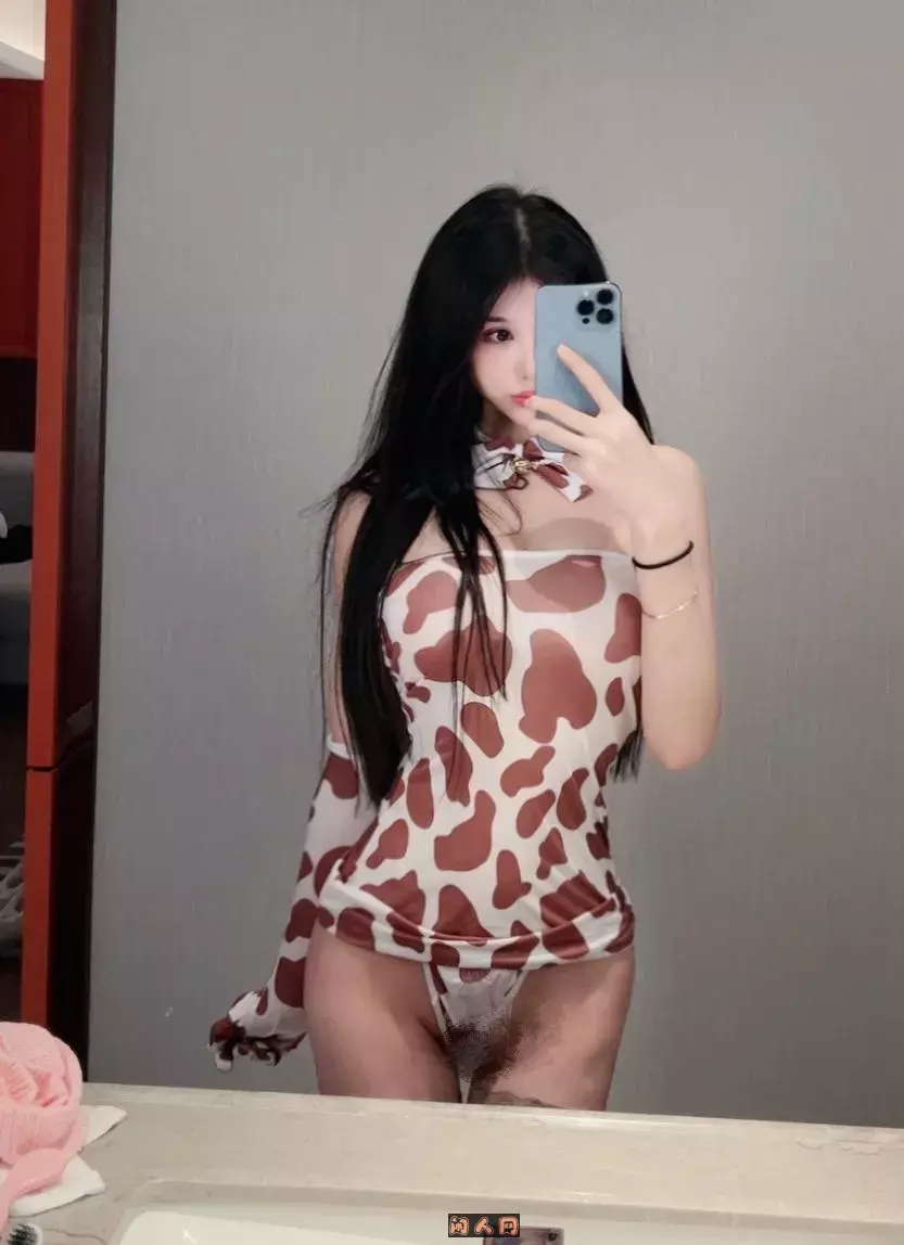 网红博主@沈汝凡超哇塞微密圈写真合集