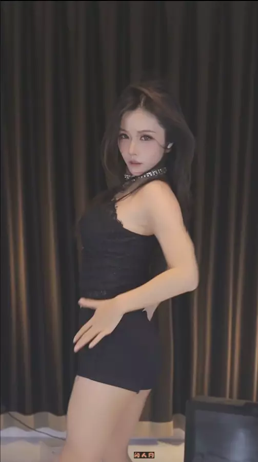 [抖音主播]妮儿nierrrr精致女神2025年04月直播舞蹈[原版无水]43V 7.48G