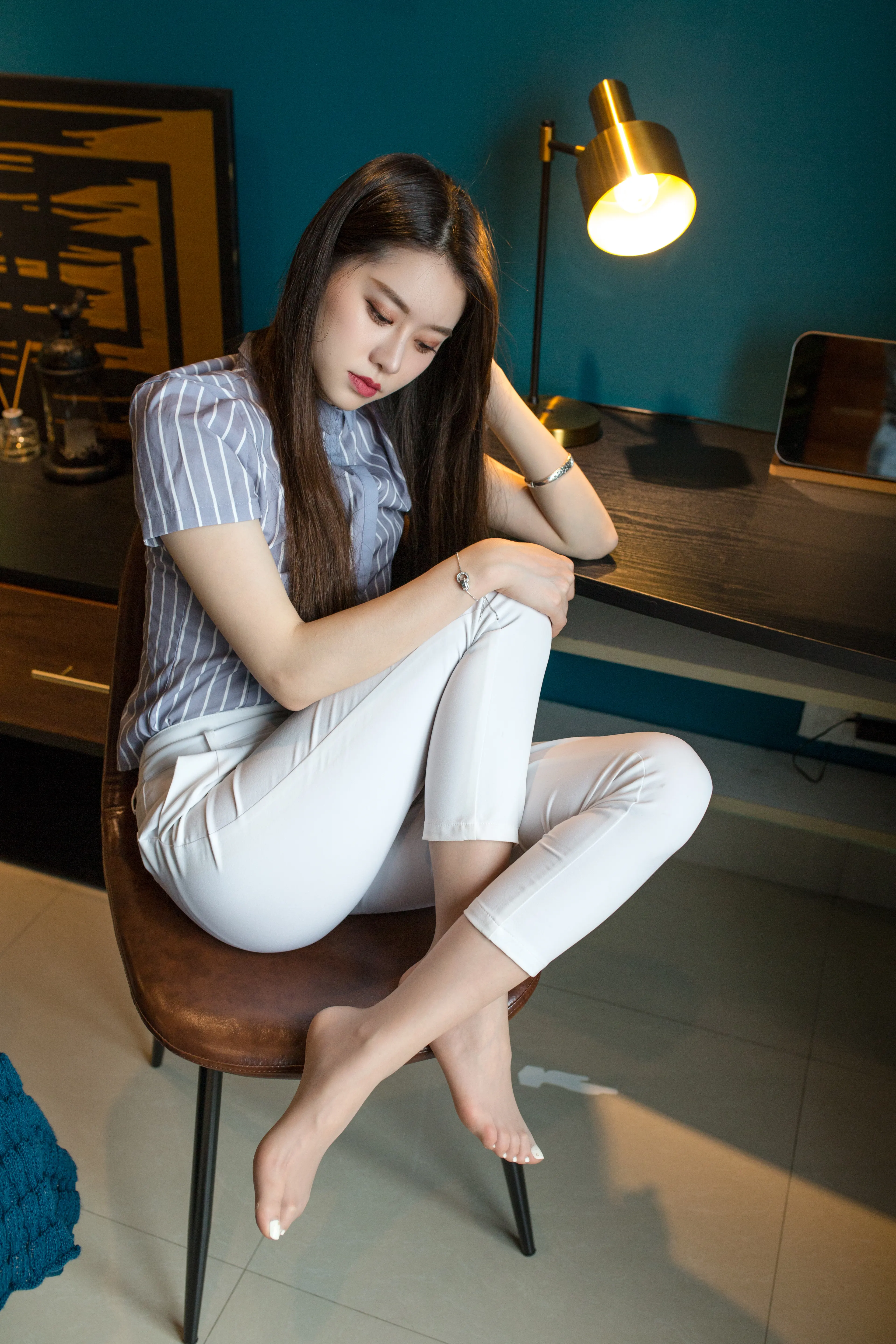 颜值女神@Sia不吃鱼微密圈长腿玉足写真合集65套