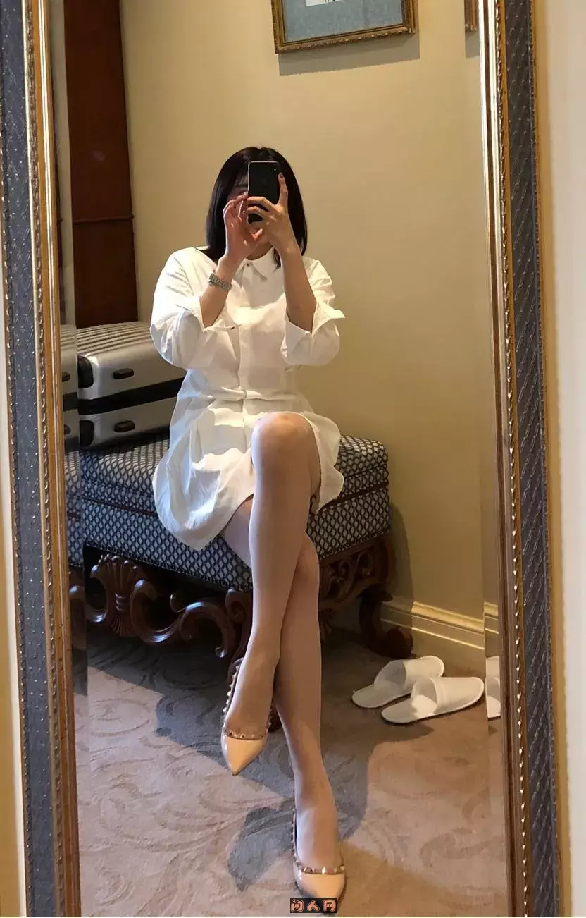 微博博主@雅雅的气质长腿模特全套图片视频合集