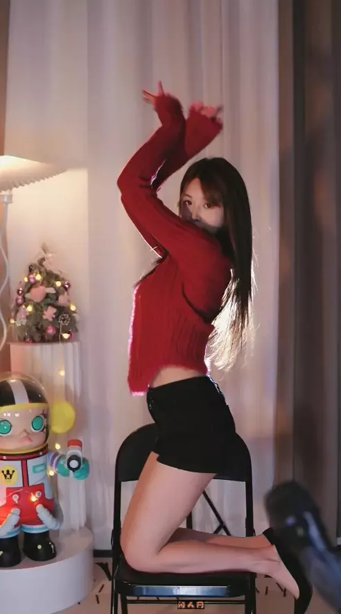 虎牙主播@小妖潘妮2023年1-6月精选直播舞蹈视频合集23V 3.07G