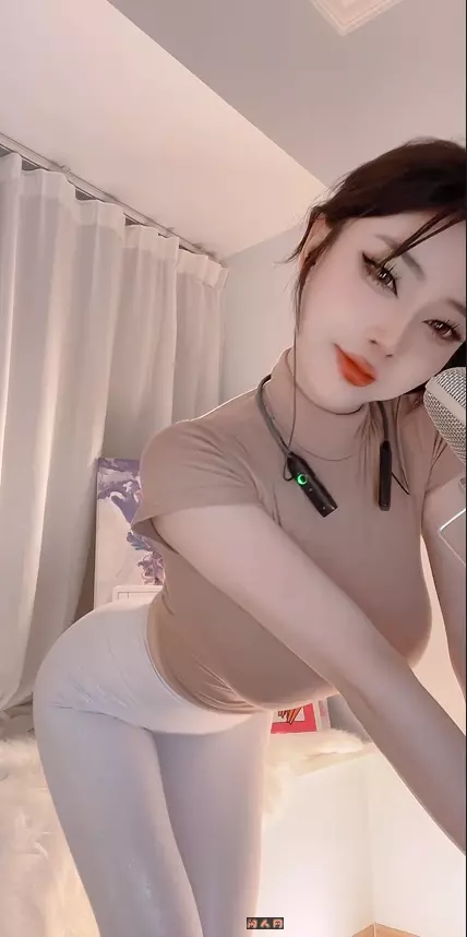 快手主播@希希/希希酱紫蜜桃臀精选热舞合集[原版无水]13V